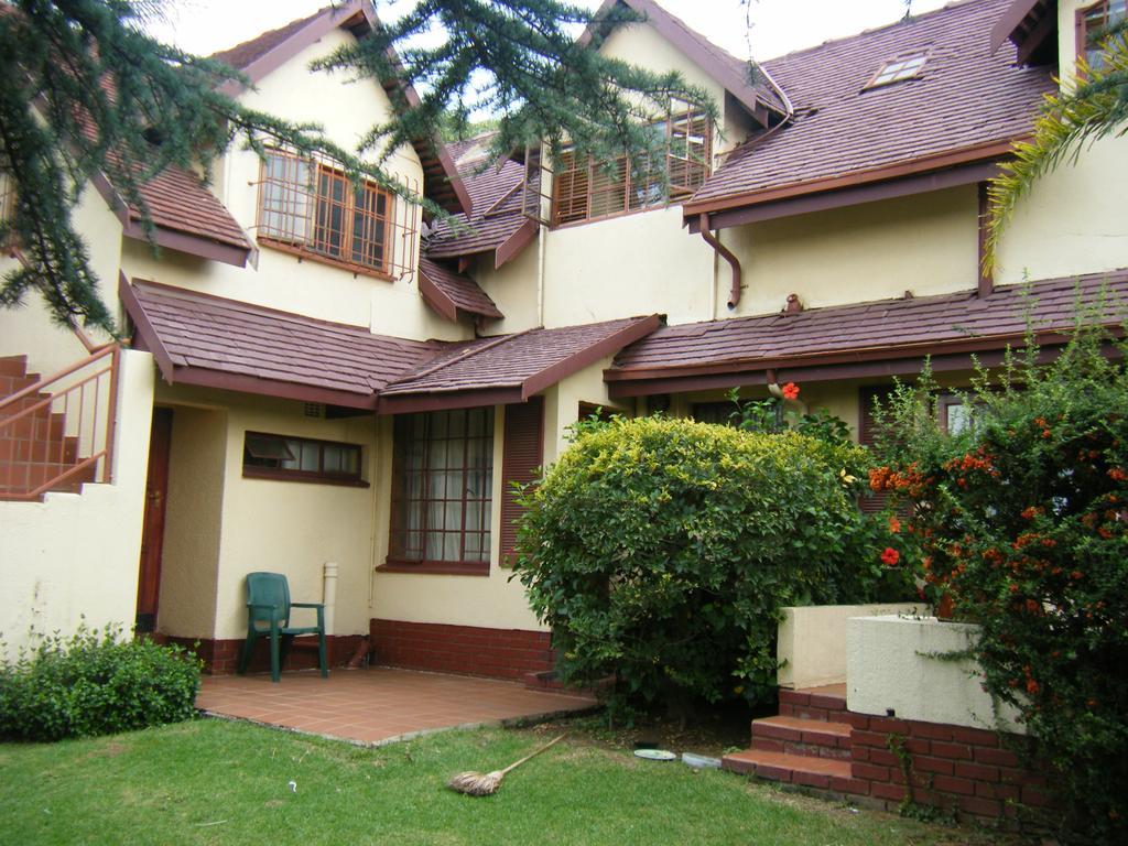 Tudor Lodge Guest House Johannesbourg Extérieur photo